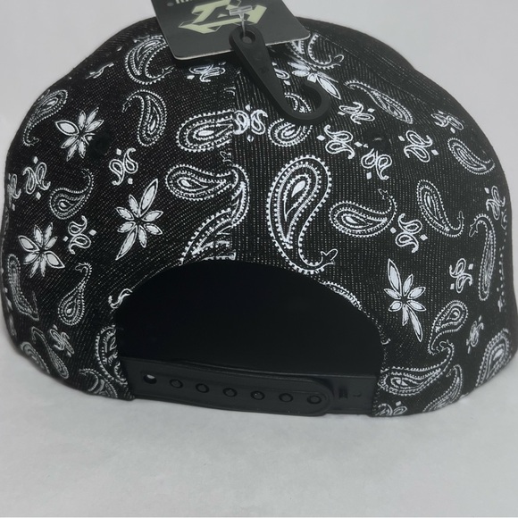 Top Level Bandana Embroidered Cap Print Paisley Snapback - Picture 2 of 6